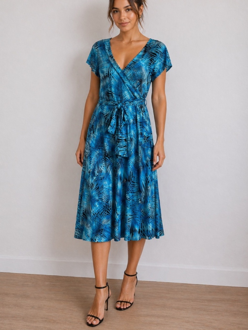 Janette Fashion Faux wrap dress size Large NWT.
